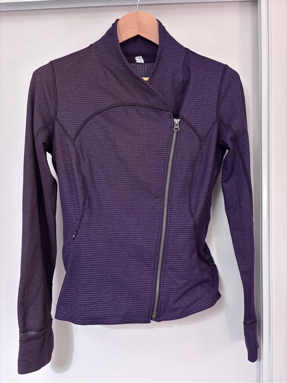 Lululemon Precision Jacket Size 10 Purple Shawl Collar Cuff Mittens Thumb Holes